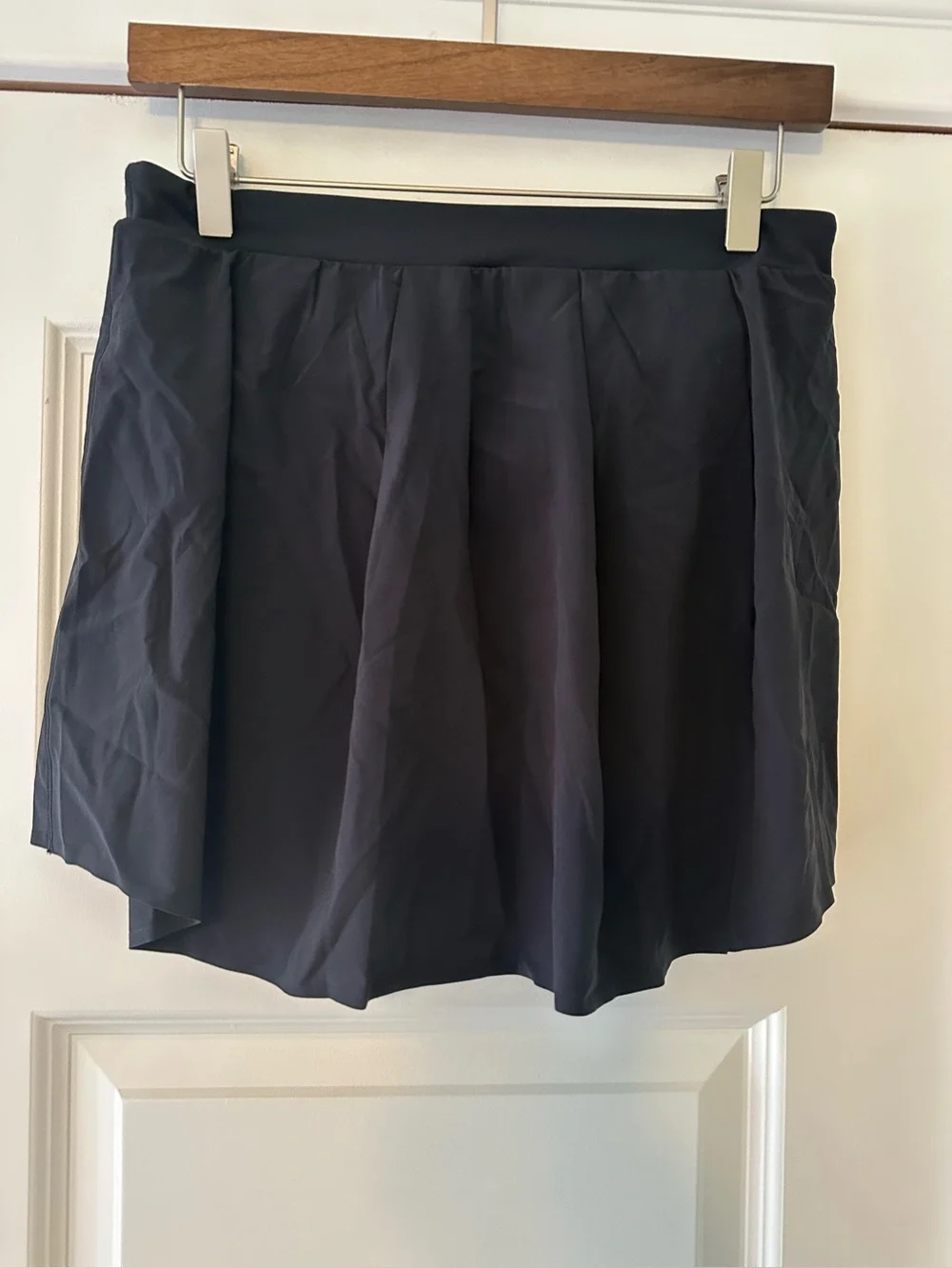 Spanx BoostUp Pleated Black Athletic Skort Skirt Shorts 14” Size M Tennis Pickle